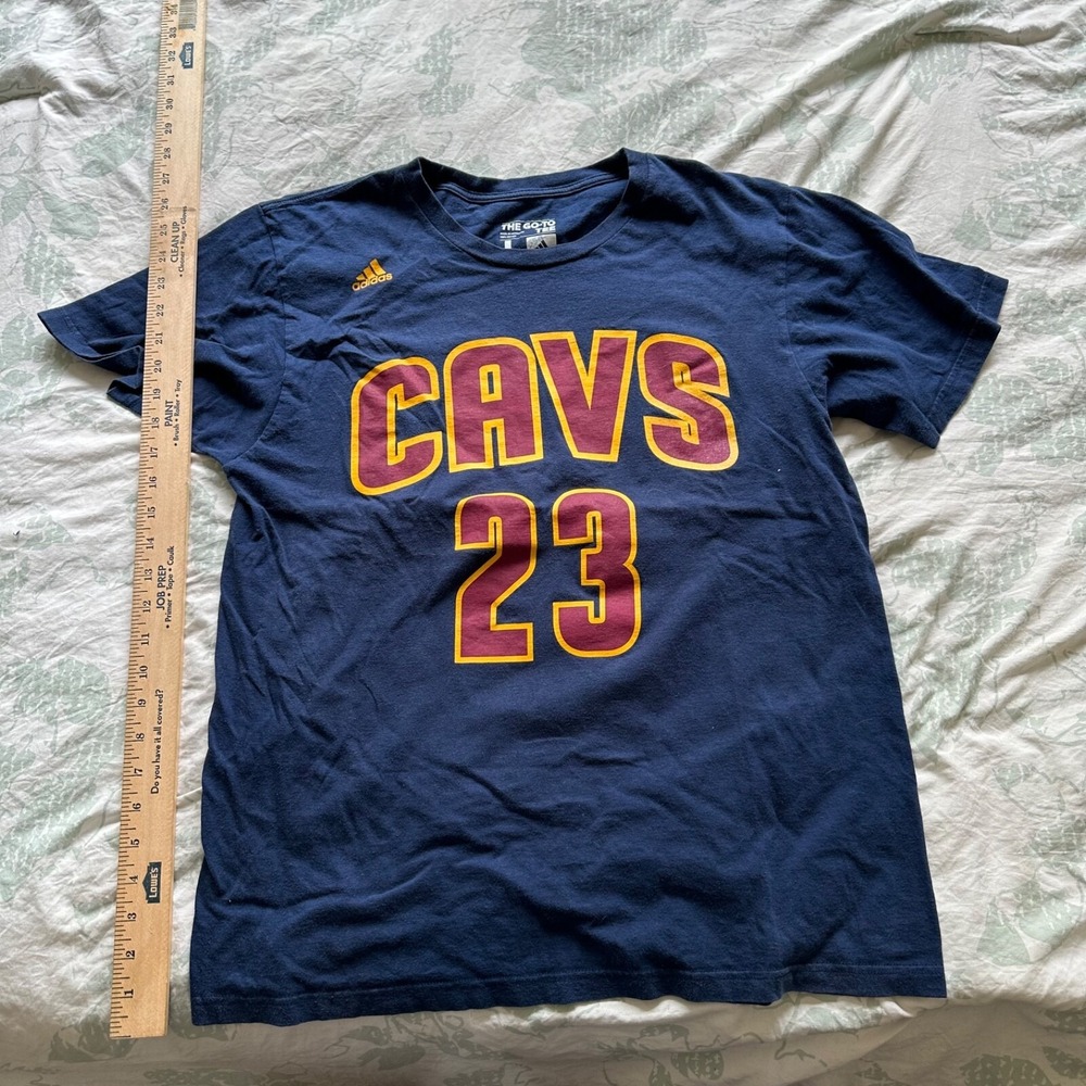 Adidas Cavs 23 large L Blue Short Sleeve T-Shirt navy blue short sleeve